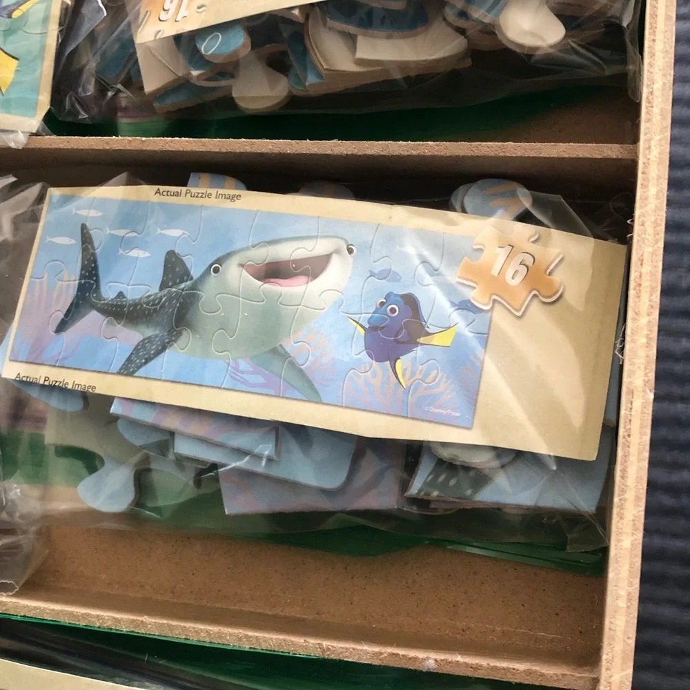 Disney Nemo 5-Wood Puzzle Set with Case